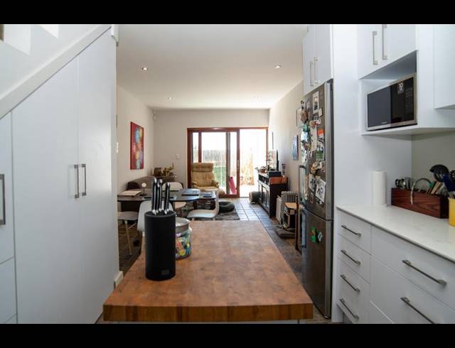 2 BEDROOM APARTMENT FOR SALE IN SEA POINT